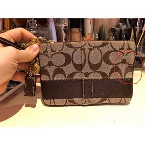 ✨Coach Wristlet ✨